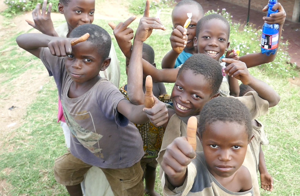 copii africani fericiti